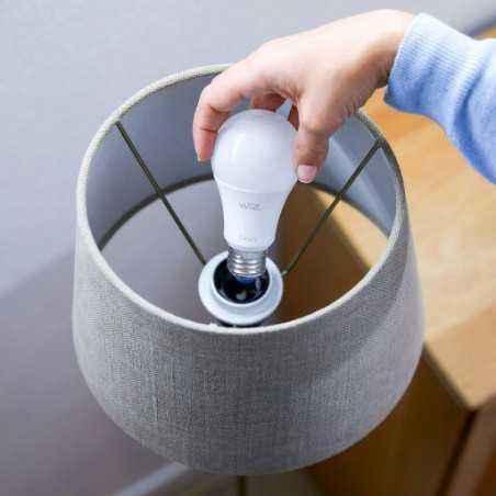 BEC smart LED Philips- soclu E27- putere 8W- forma clasic- lumina alb- alimentare 220 - 240 V- 000008718699786038timbru verde 0.